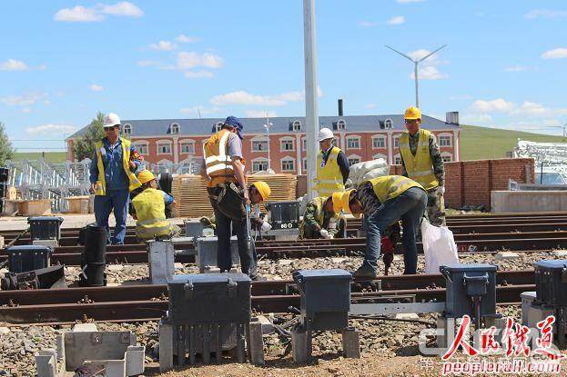 中国铁建电气化局滨洲铁路胪滨站站改工程成功开通