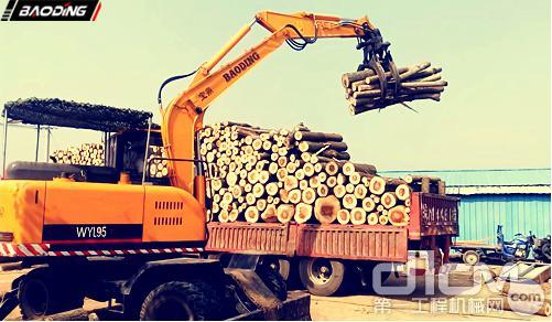 宝鼎抓木机走俏木材、甘蔗市场，成当今装卸领域机械化的杰出代表