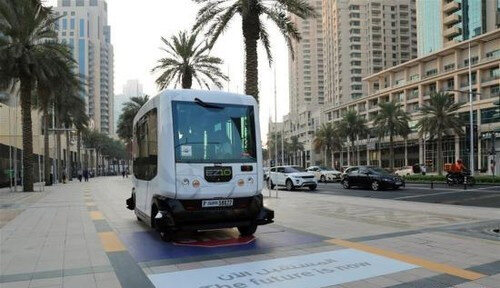 全球首条无人驾驶公交线路开通