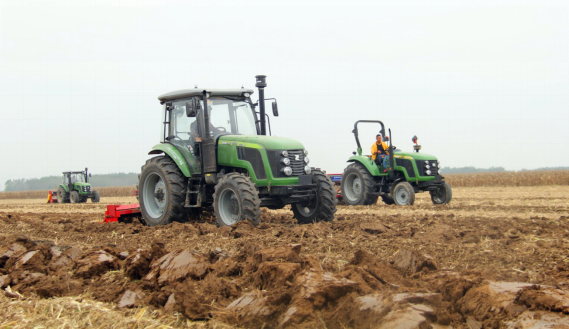 中联重科耕王系列拖拉机成为秋耕秋种作业的主力机型