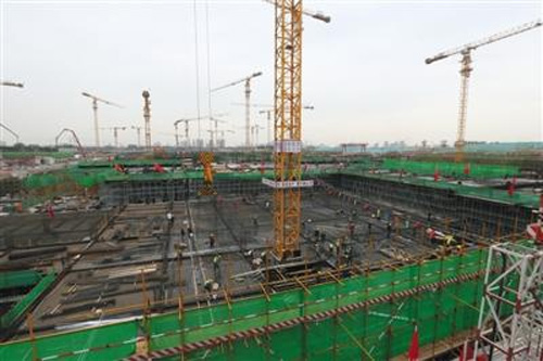 北京城市副中心行政办公区建设工地，工程正在紧张施工中