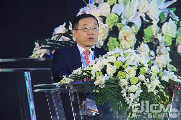 杨义华：关于成立“中国工程机械服务贸易联盟”的倡议书