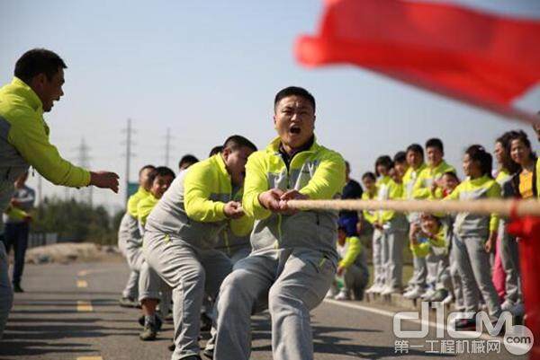 中联农机人在本次运动会上展现出坚忍不拔、团结奋进的精神风貌