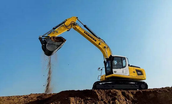 利勃海尔R920挖掘机为三湘建设大显身手