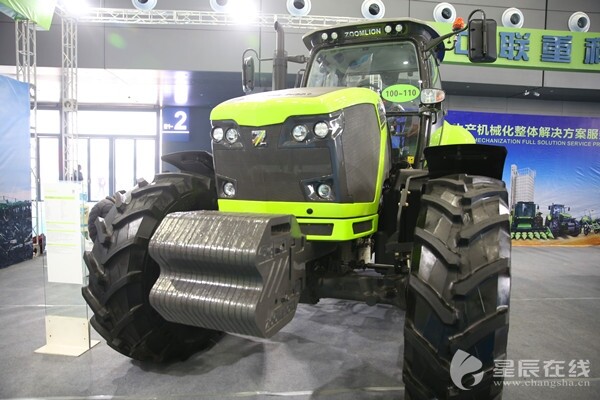 聚焦农博会：中联重科智能操控的大型拖拉机