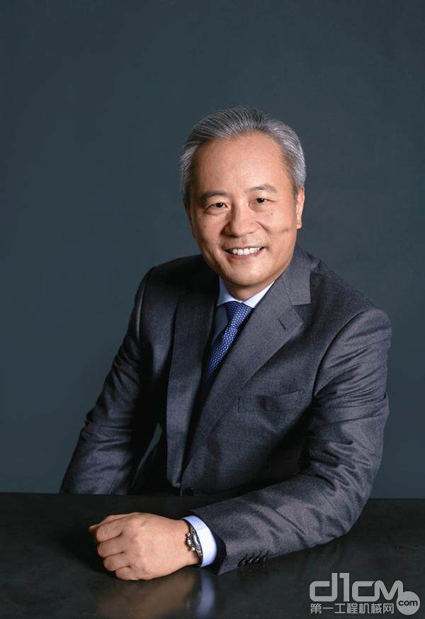 卡特彼勒全球副总裁、卡特彼勒（中国）投资有限公司董事长陈其华先生