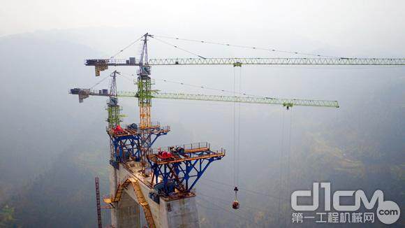 中联重科塔机助建“重庆第一高桥”