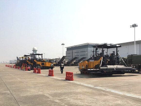 陕建机械4台ABG8620沥青混凝土摊铺机助力厦门机场建设