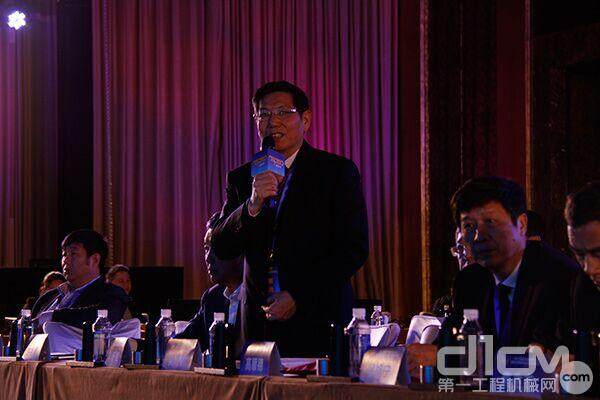 中铁建十六局集团有限公司首席专家、副总工程师吴煊鹏吴先生