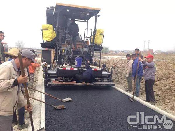 三一成套养护设备在安徽滁州市村村通公路项目中施工
