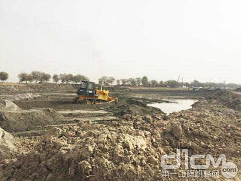 中联重科推土机助建巴基斯坦高速公路