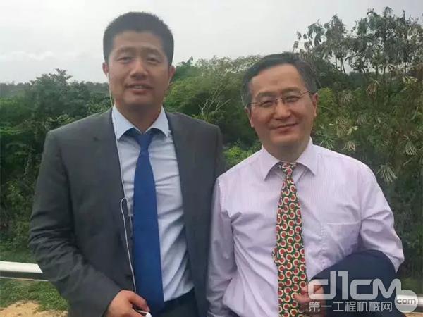 三一西非大区总经理李磊（左一）与湖南经贸代表团客人