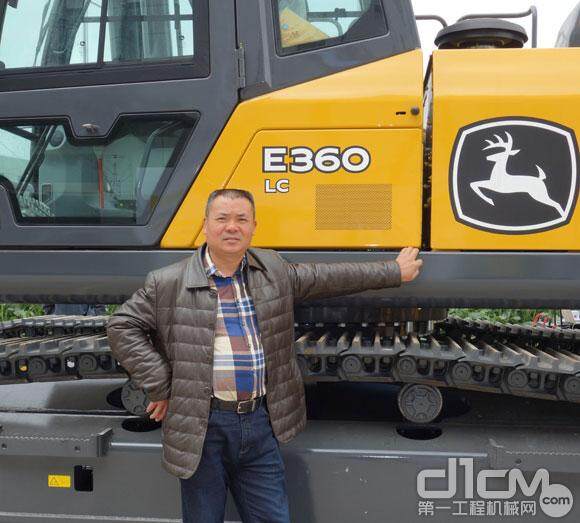 今年3月份，贵州李老板一次购买了6台约翰迪尔E360LC挖掘机