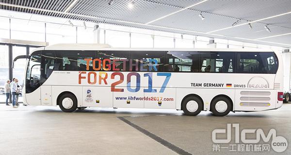 曼恩Lion长途旅游车 德国冰球国家队的专属客车