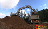 沃尔沃EC300D 挖掘机装载卡车