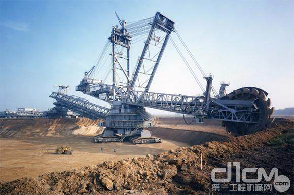 图4：德国超大型轮斗挖掘机Bagger 293