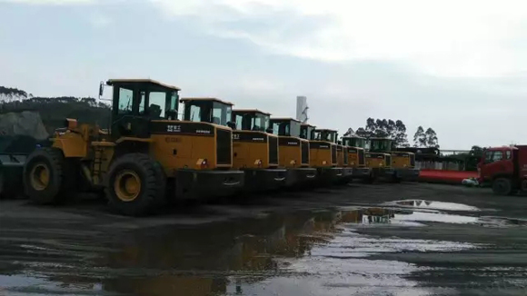 厦工装载机批量加盟粤北联合钢厂