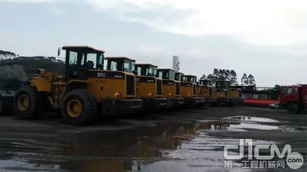 厦工装载机批量加盟粤北联合钢厂