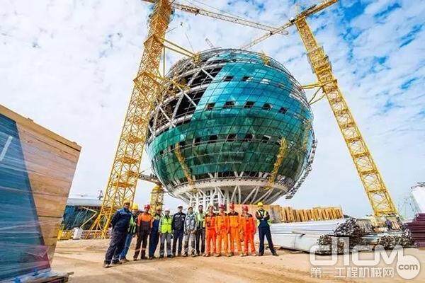 中联重科塔机建设哈萨克斯坦世博会主场馆施工