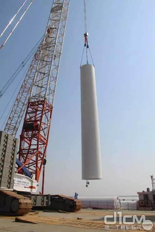中联重科履带吊助力江苏大丰海上风电项目