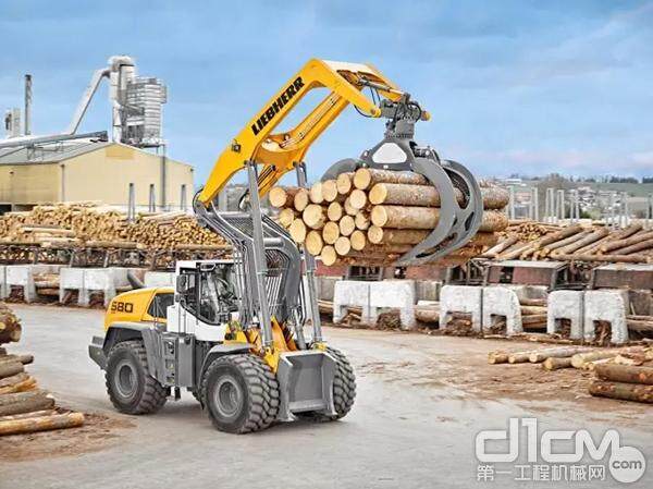 利勃海尔推出最新一代木料搬运设备