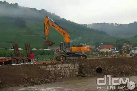 吉林永吉县遭遇大暴雨，三一挖机火速驰援