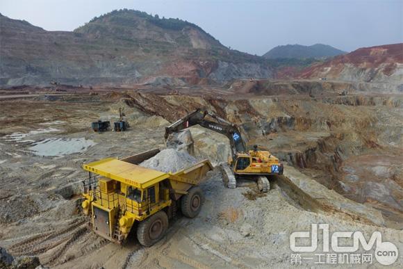 中国航天科工四院重工公司110吨矿用车矿山受称赞