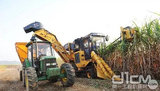 柳工甘蔗收获机挺进柬埔寨市场 再获一笔出口大单！