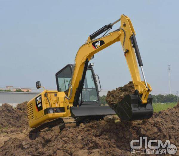 Cat 306E2小挖施工现场