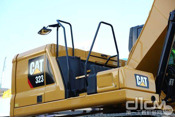 Cat® 323发掘机上部车架