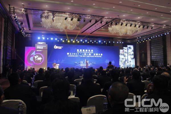 柳工在江苏常州召开2017年全球经销商年会会议现场