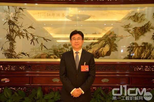 党的十九大代表、三一集团中兴液压件有限公司党支部书记兼研究院院长刘永东