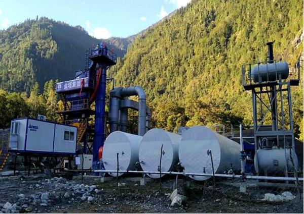 山推JLB1500型沥青设备进驻西藏林芝