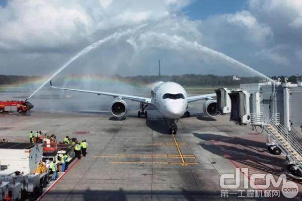 2016年3月，新加坡航空公司的首架A350-900在新加坡受到欢迎@空客