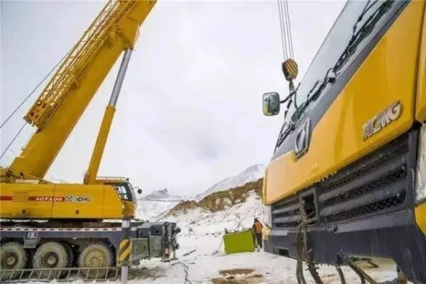 徐工起重机在海拔5300米雪域高原施工