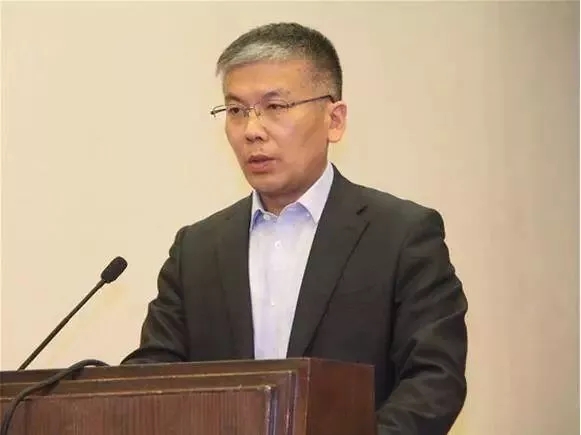徐工随车总经理、党委书记孙小军代表发表演讲