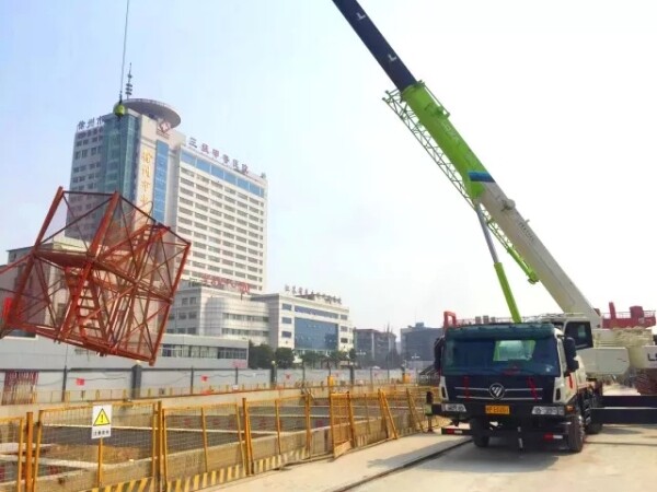 雷萨重机助力徐州地铁工程