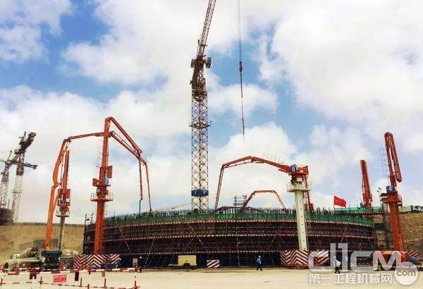 中联重科多台塔式布料机参与卡拉奇核电项目施工