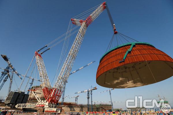 ▲中联重科3200吨履带式起重机成功助力福清核电6号机组完成穹顶吊装。