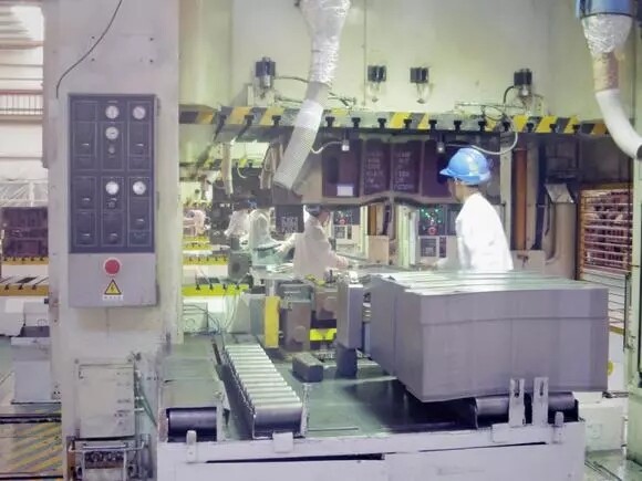 日本在华汽车厂也大规模采用了机器人生产