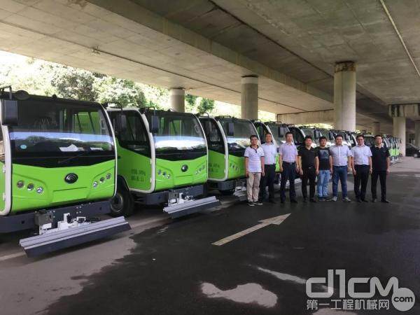 宇通环卫12台W3纯电动路面养护车正式交付予深圳市龙华环境有限公司