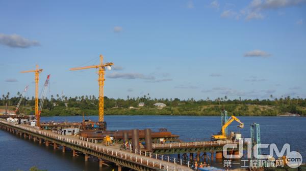 中联重科助建坦桑尼亚基甘博尼大桥