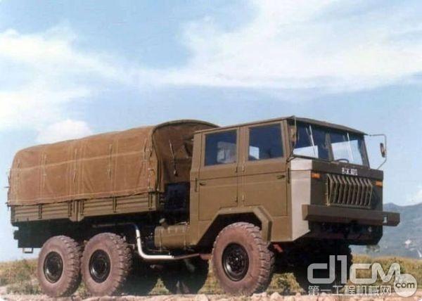 该车型1987年首次成功穿越号称“死亡之海”的新疆准格尔盆地大沙漠，完成5000公里运载试验。事实证明，该车型的性能指标完全不输进口车型。