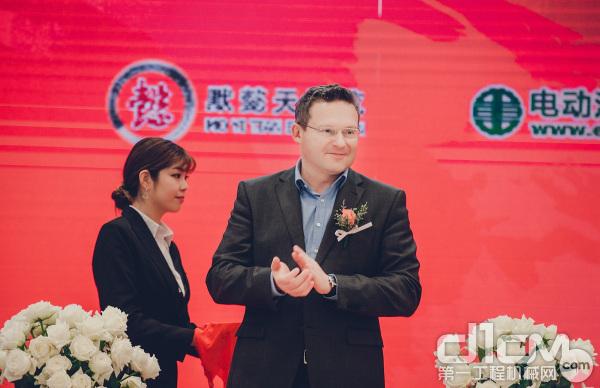 ，曼恩商用车（中国）总裁Halter先生出席了此次展会的开幕仪式