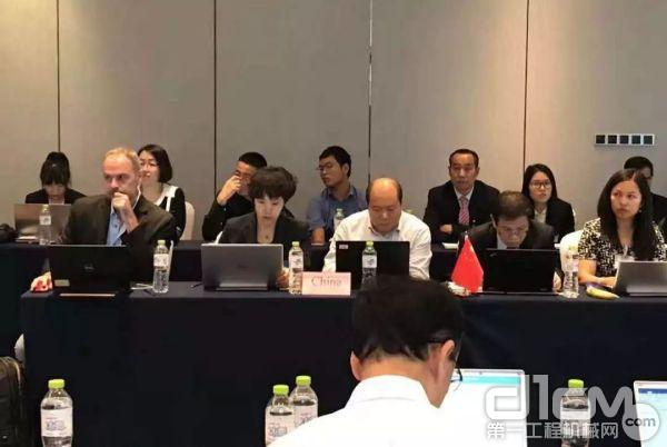 全国土方机械标准化技术委员会及部分标委会骨干成员等组成中国代表团参加此次会议