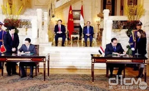 埃及新首都中央商务区项目由中国建筑集团承建，经过了中国国家主席习近平和埃及总统塞西的共同见证