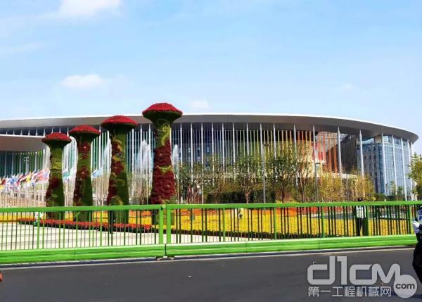 花团锦簇的上海虹桥国际会展中心