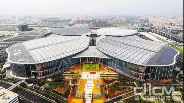 11月5日，首届中国国际进口博览会在上海开幕，这场经贸盛会吸引了全球172个国家、地区和国际组织以及3600多家企业参加
