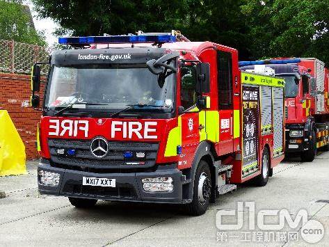  伦敦消防队购置了126辆配备艾里逊全自动变速箱的梅赛德斯-奔驰Atego 消防车，并又续订了62辆，以加强其消防及紧急救援车队。