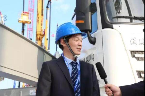 徐工施维英总经理、党委书记王贵在采访中表示，寻找“最美泵工”公益活动旨在搭建一个平台